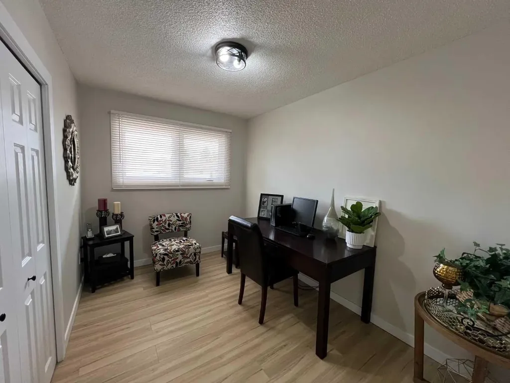 2231 20 Avenue SE Medicine Hat AB T1A3Y8