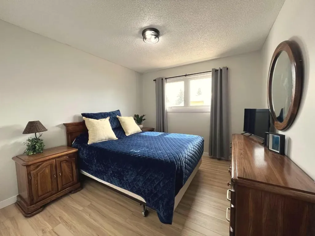 2231 20 Avenue SE Medicine Hat AB T1A3Y8