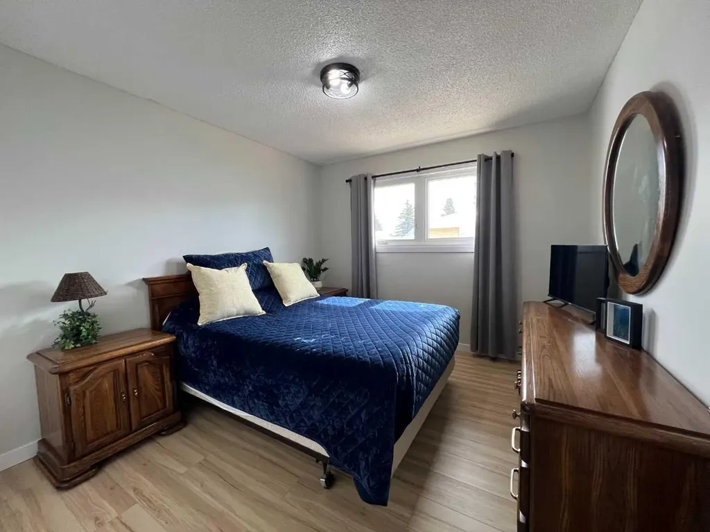 2231 20 Avenue SE Medicine Hat AB T1A3Y8