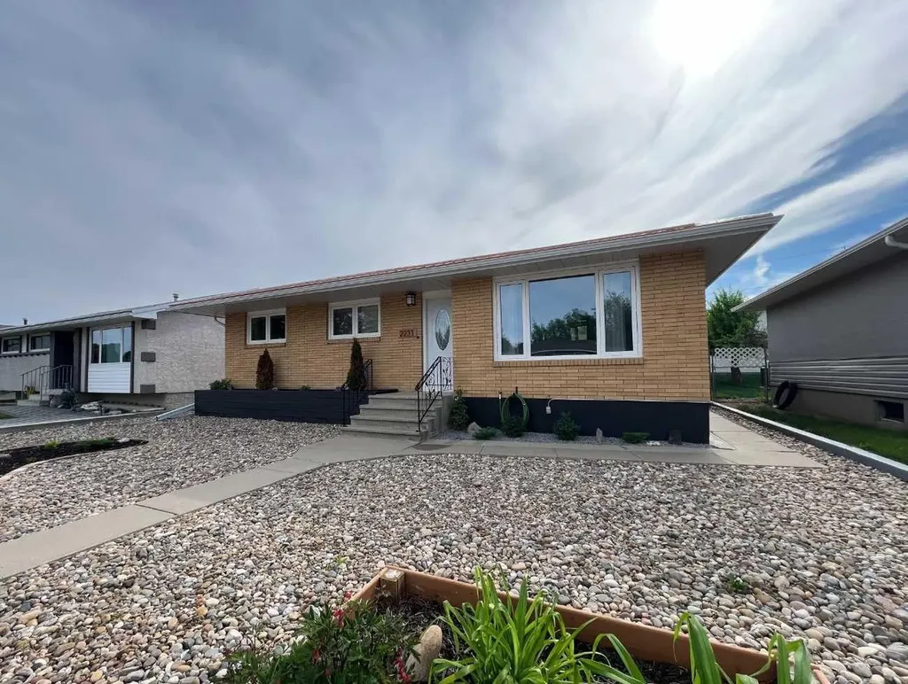 2231 20 Avenue SE Medicine Hat AB T1A3Y8