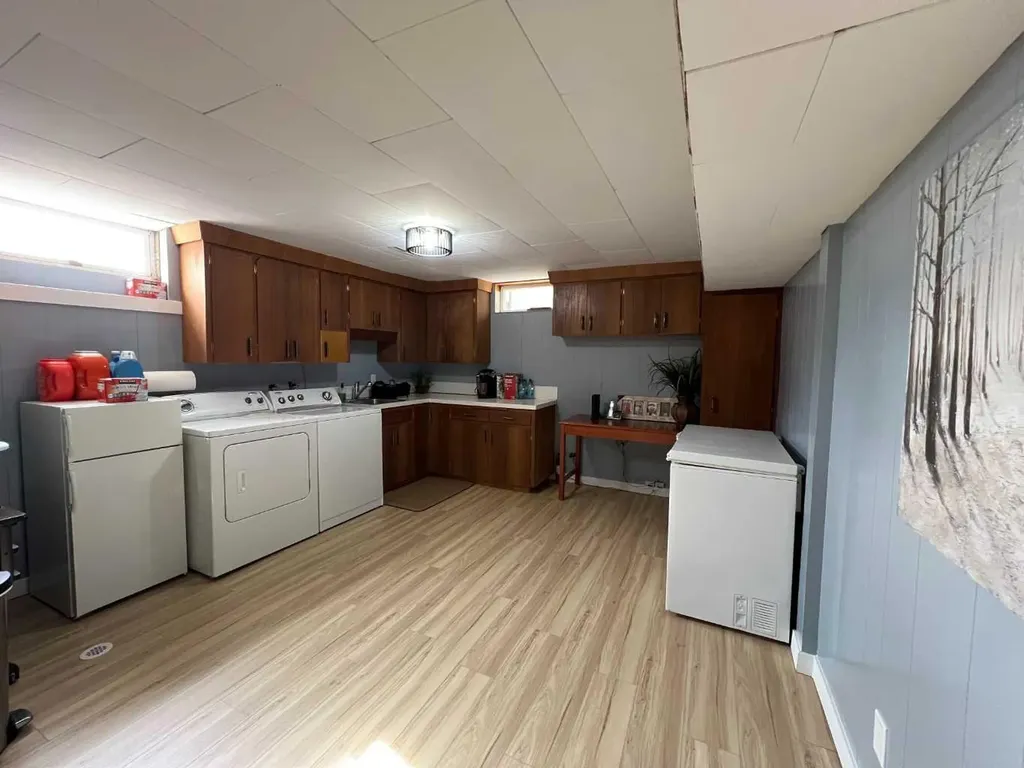 2231 20 Avenue SE Medicine Hat AB T1A3Y8