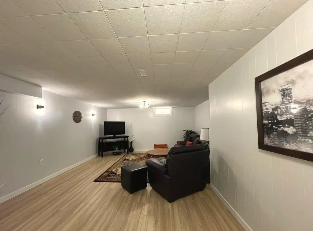 2231 20 Avenue SE Medicine Hat AB T1A3Y8