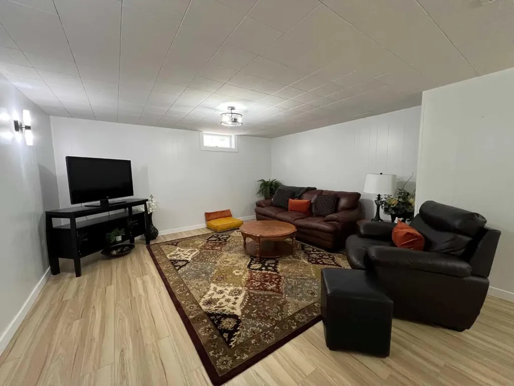 2231 20 Avenue SE Medicine Hat AB T1A3Y8