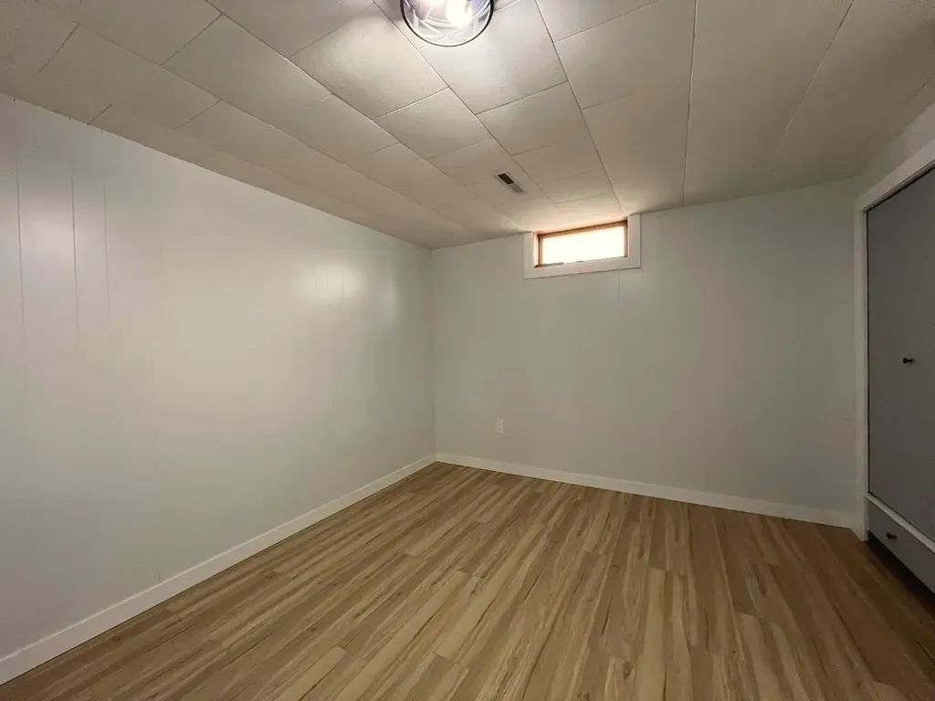 2231 20 Avenue SE Medicine Hat AB T1A3Y8