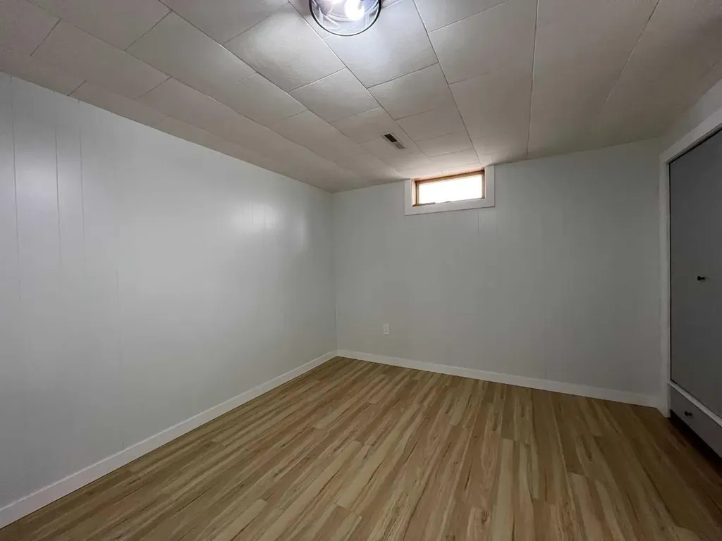 2231 20 Avenue SE Medicine Hat AB T1A3Y8