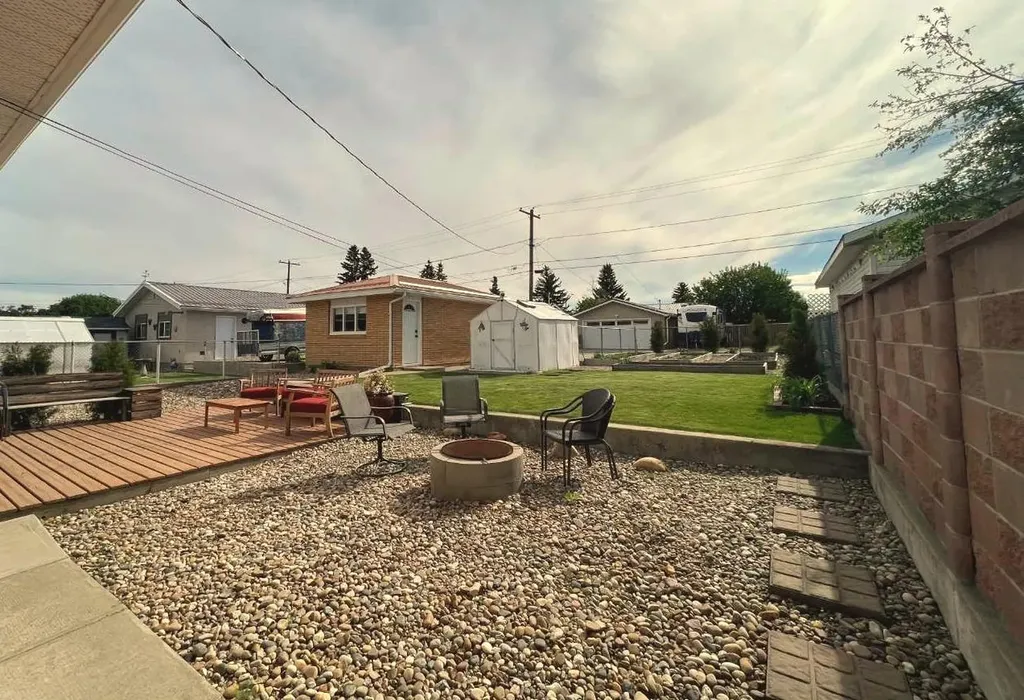 2231 20 Avenue SE Medicine Hat AB T1A3Y8