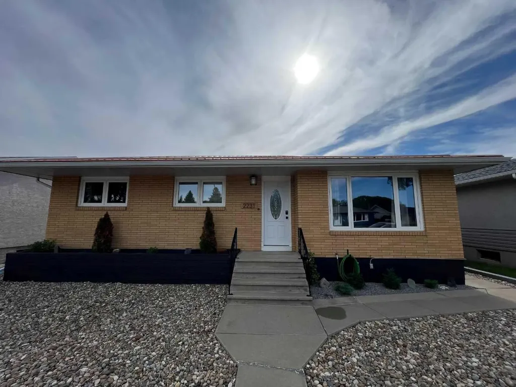 2231 20 Avenue SE Medicine Hat AB T1A3Y8