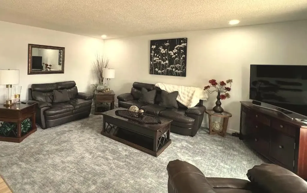 2231 20 Avenue SE Medicine Hat AB T1A3Y8
