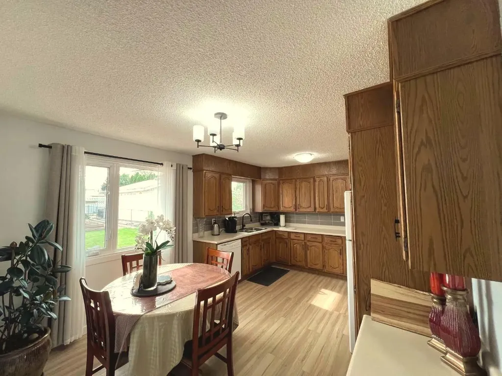 2231 20 Avenue SE Medicine Hat AB T1A3Y8