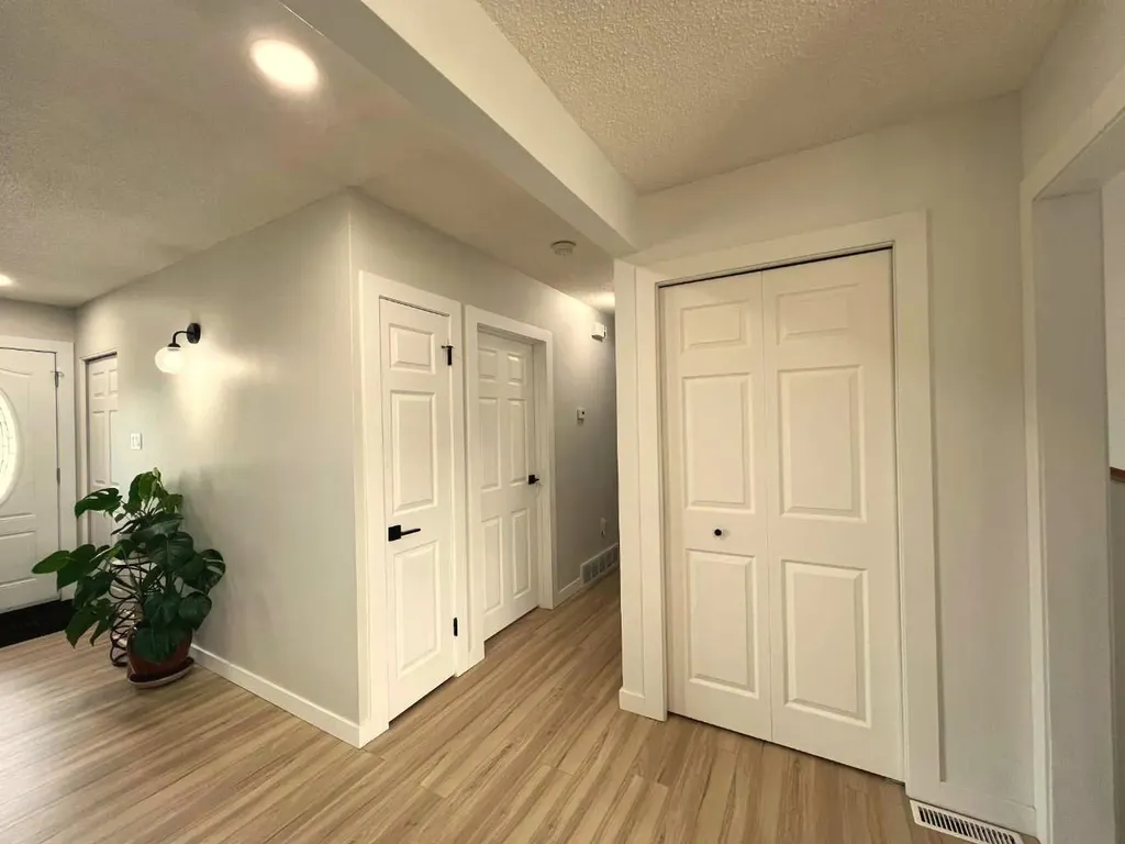 2231 20 Avenue SE Medicine Hat AB T1A3Y8