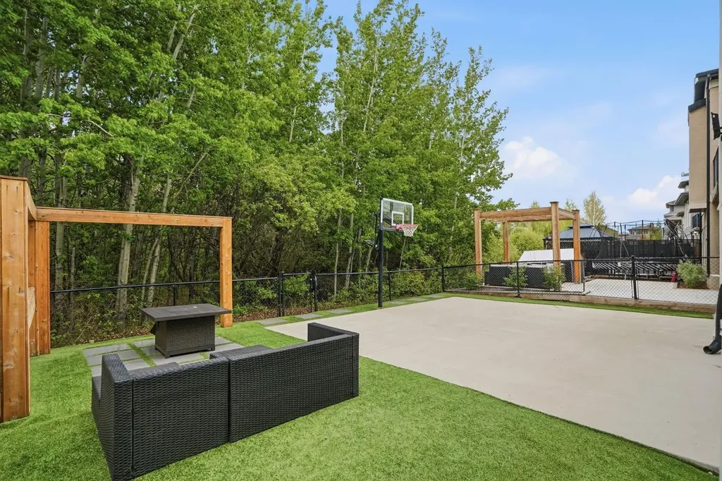 37 Walden Park SE Calgary AB T2X 0Z2
