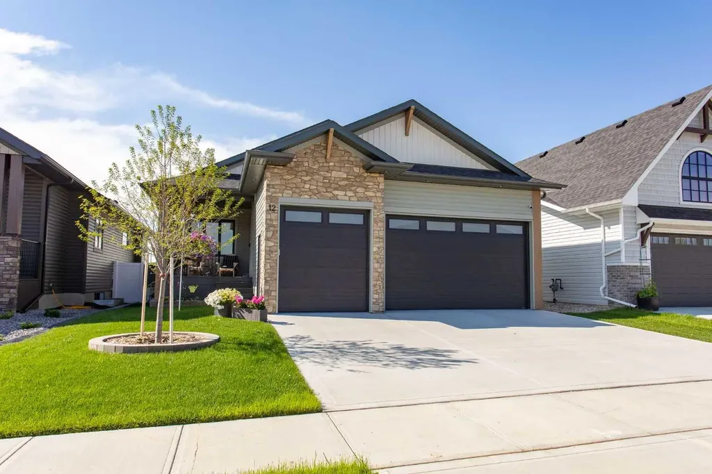 12 Emmett Crescent Red Deer AB T4P 3G8
