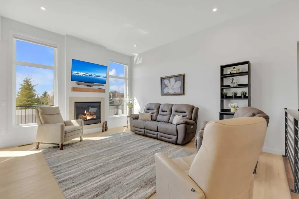 12 Emmett Crescent Red Deer AB T4P 3G8