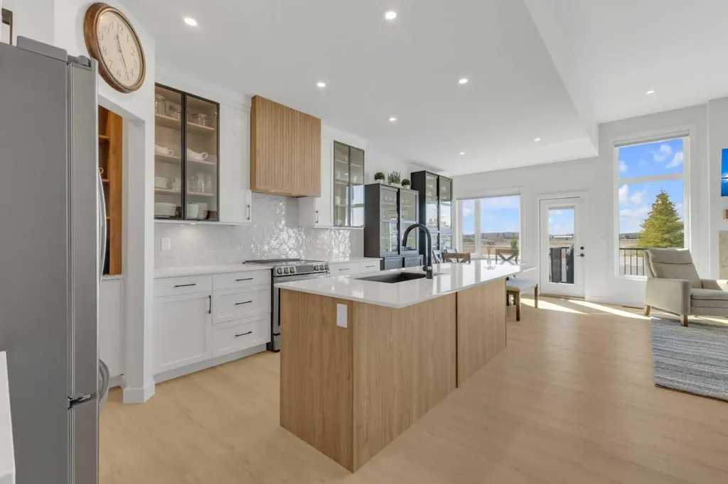 12 Emmett Crescent Red Deer AB T4P 3G8