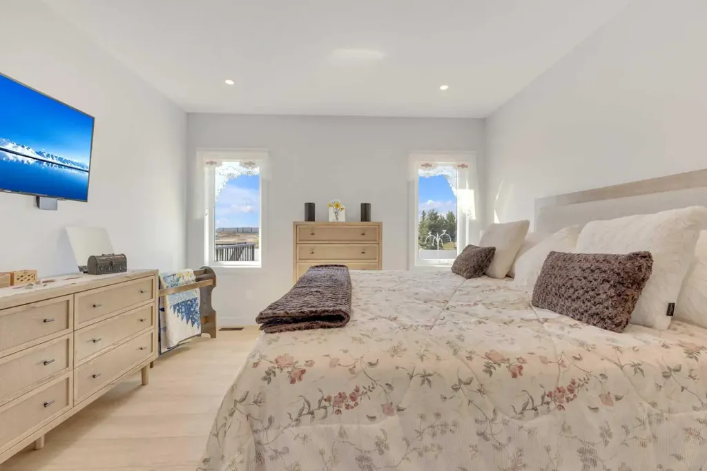 12 Emmett Crescent Red Deer AB T4P 3G8