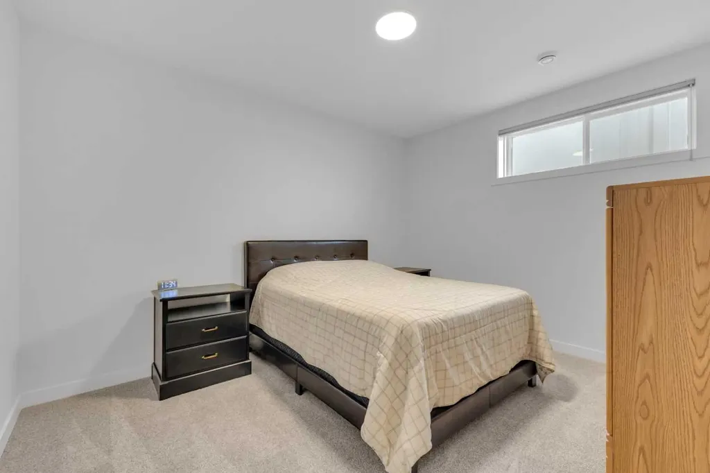 12 Emmett Crescent Red Deer AB T4P 3G8