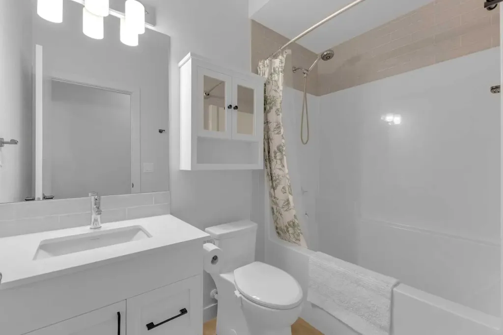 12 Emmett Crescent Red Deer AB T4P 3G8