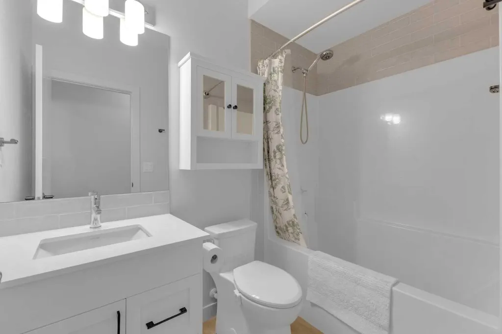12 Emmett Crescent Red Deer AB T4P 3G8