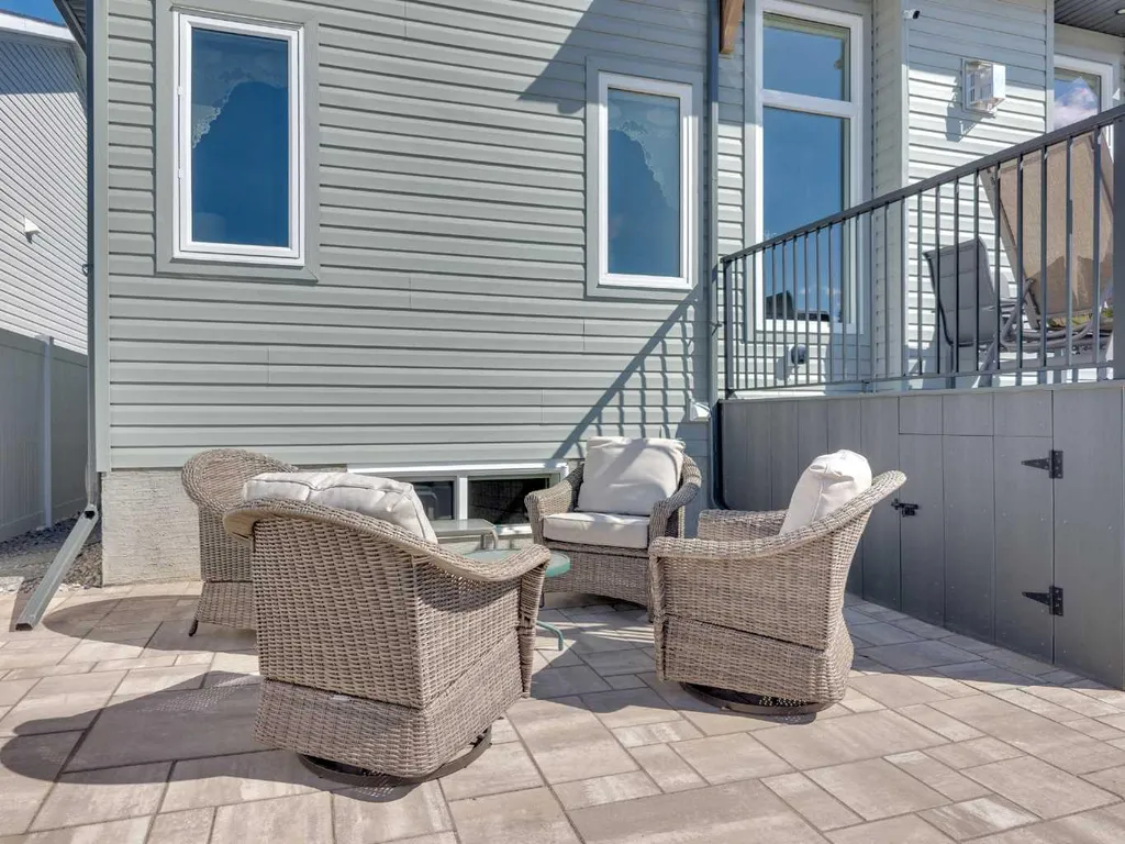 12 Emmett Crescent Red Deer AB T4P 3G8