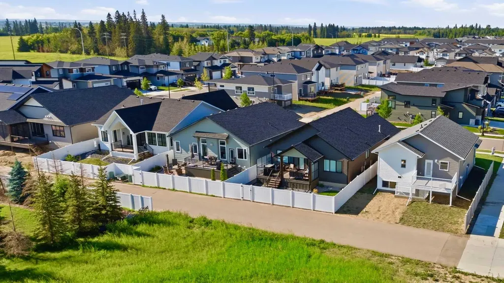 12 Emmett Crescent Red Deer AB T4P 3G8