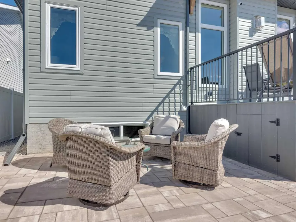 12 Emmett Crescent Red Deer AB T4P 3G8