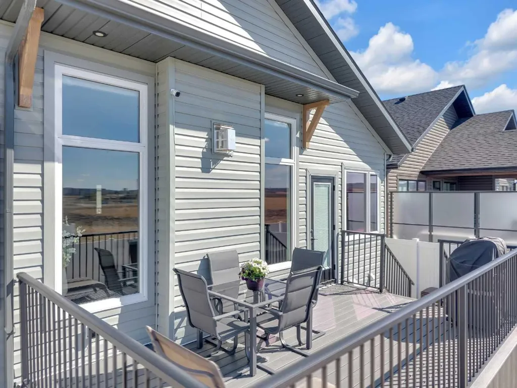 12 Emmett Crescent Red Deer AB T4P 3G8