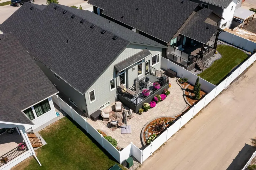 12 Emmett Crescent Red Deer AB T4P 3G8