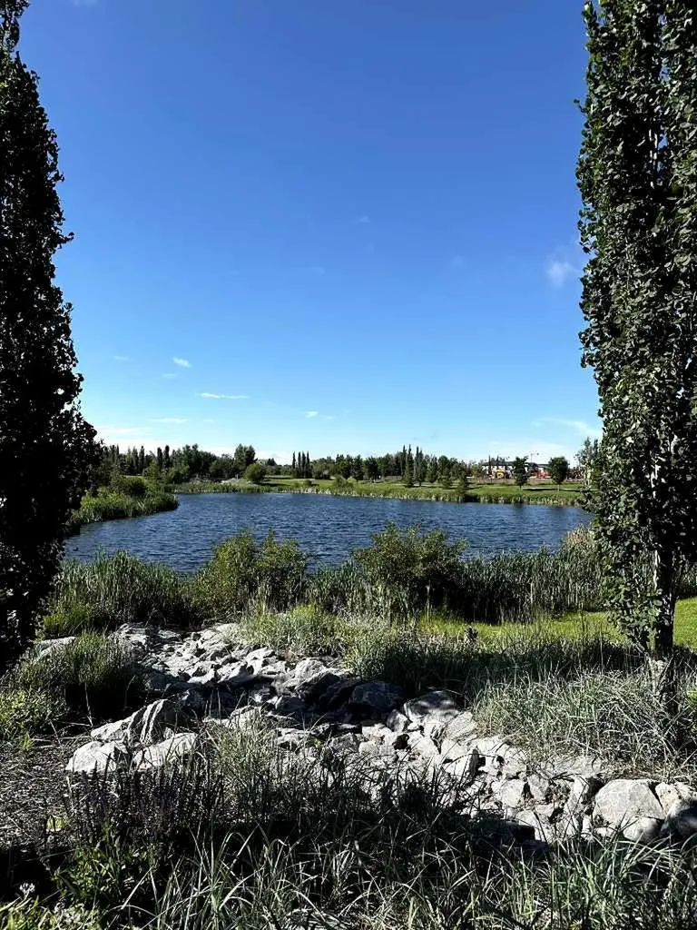 12 Emmett Crescent Red Deer AB T4P 3G8