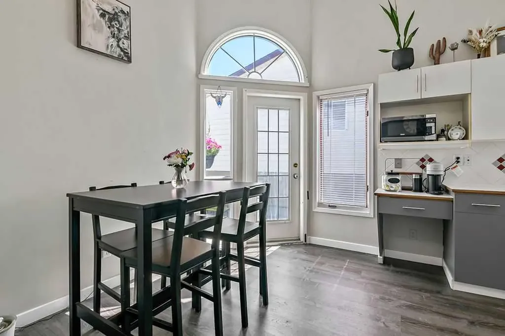 52 Hunters Crescent Okotoks AB T1S 1M2