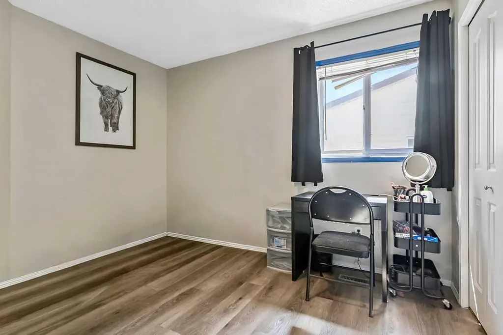 52 Hunters Crescent Okotoks AB T1S 1M2