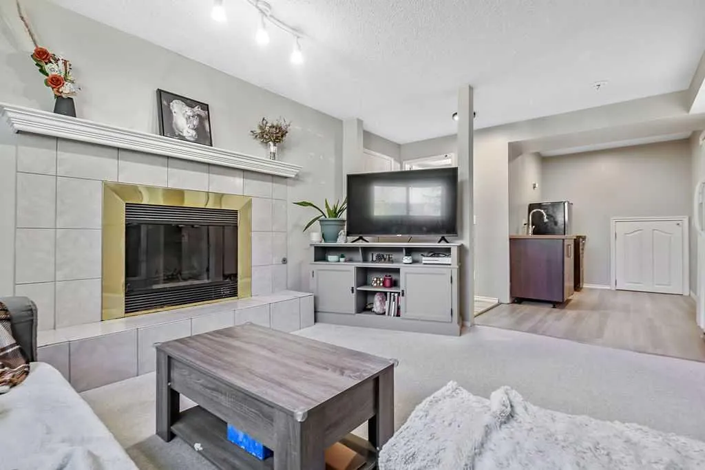 52 Hunters Crescent Okotoks AB T1S 1M2