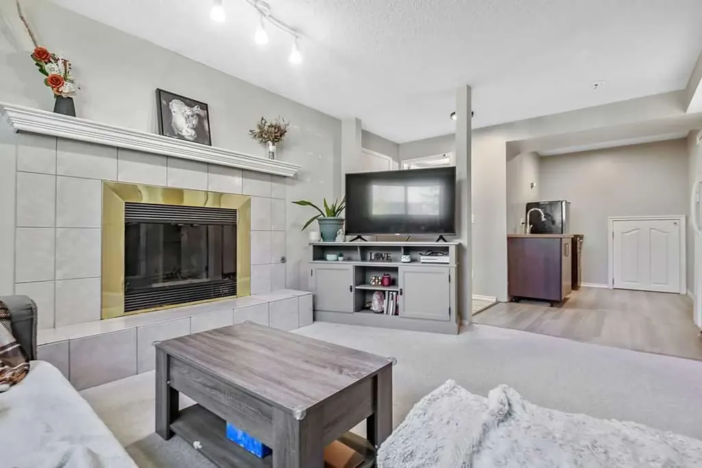 52 Hunters Crescent Okotoks AB T1S 1M2
