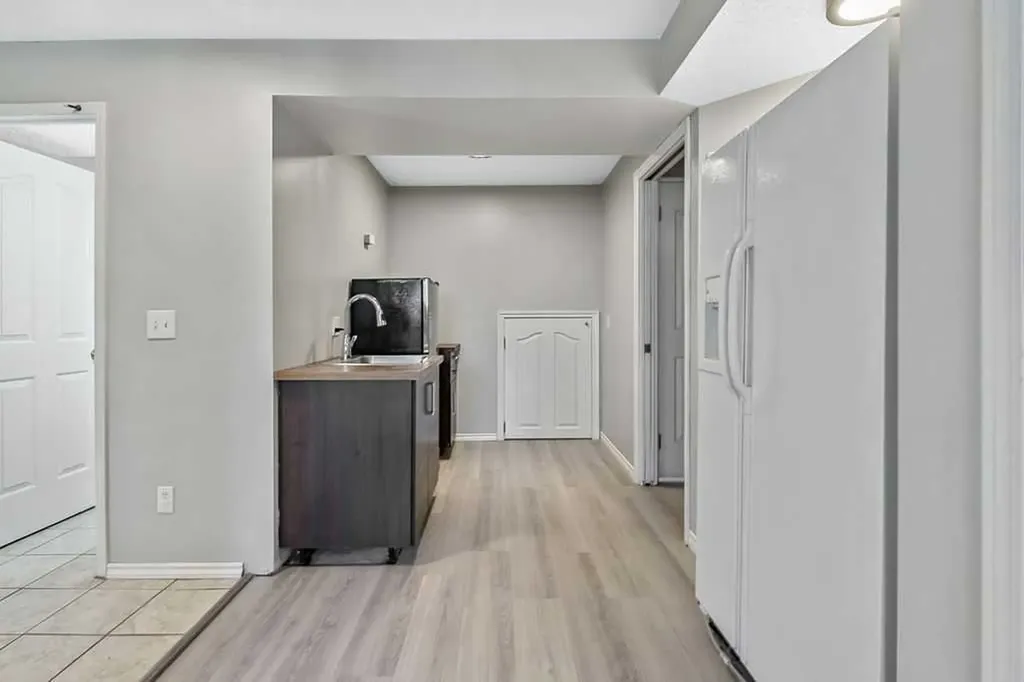 52 Hunters Crescent Okotoks AB T1S 1M2