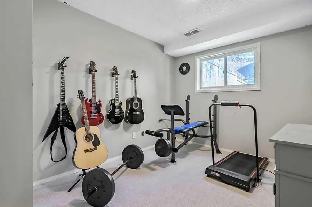 52 Hunters Crescent Okotoks AB T1S 1M2