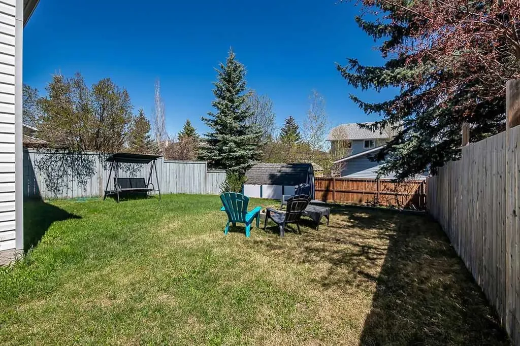 52 Hunters Crescent Okotoks AB T1S 1M2