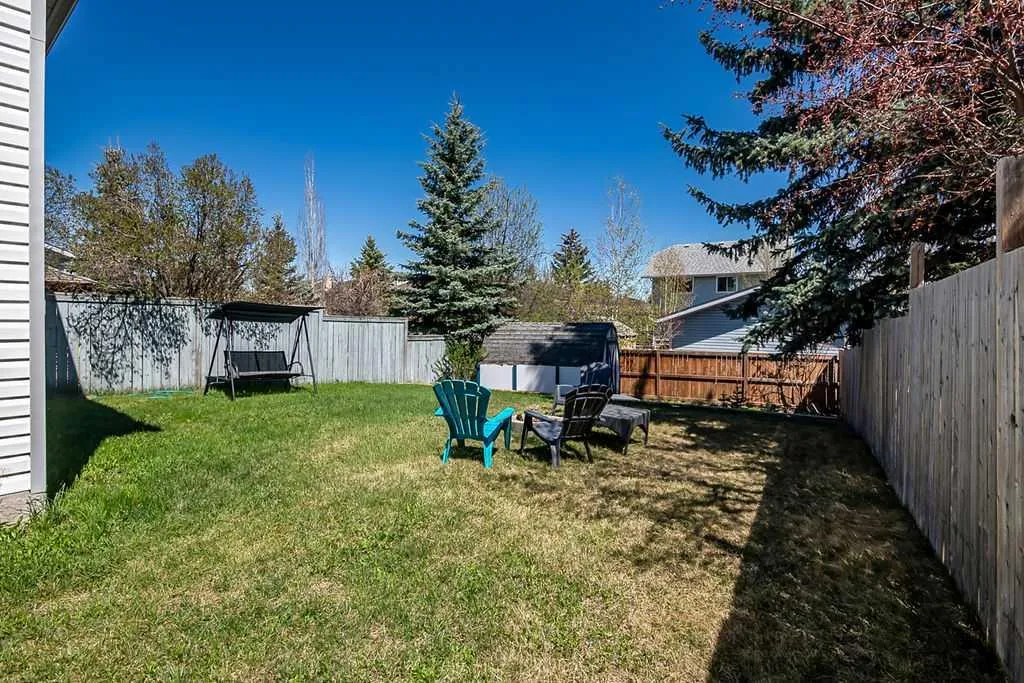 52 Hunters Crescent Okotoks AB T1S 1M2