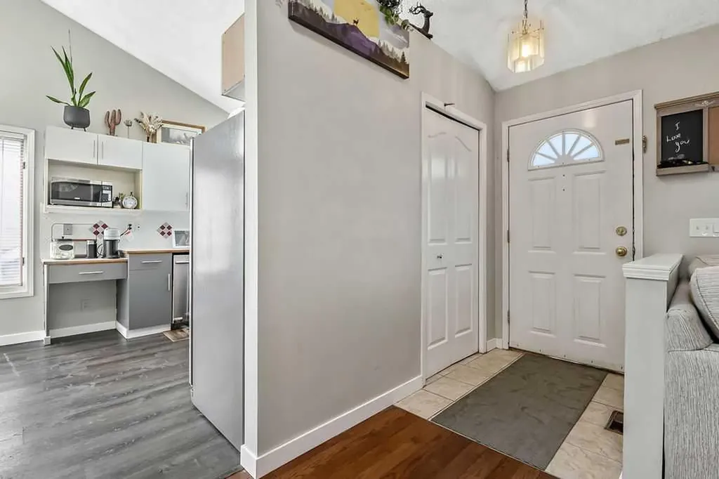 52 Hunters Crescent Okotoks AB T1S 1M2
