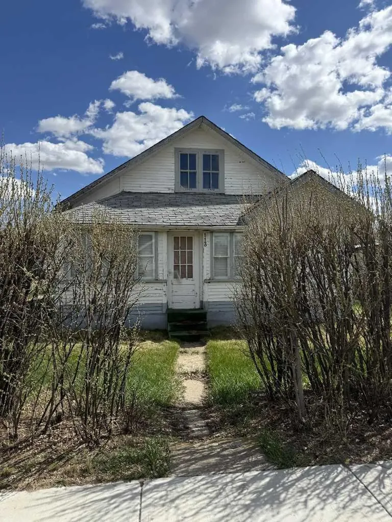 113 5 Avenue E Hanna AB T0J 1P0