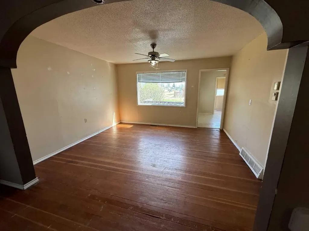 113 5 Avenue E Hanna AB T0J 1P0