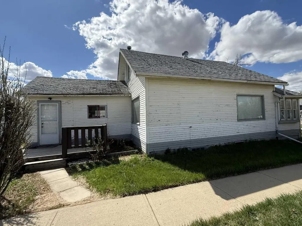 113 5 Avenue E Hanna AB T0J 1P0