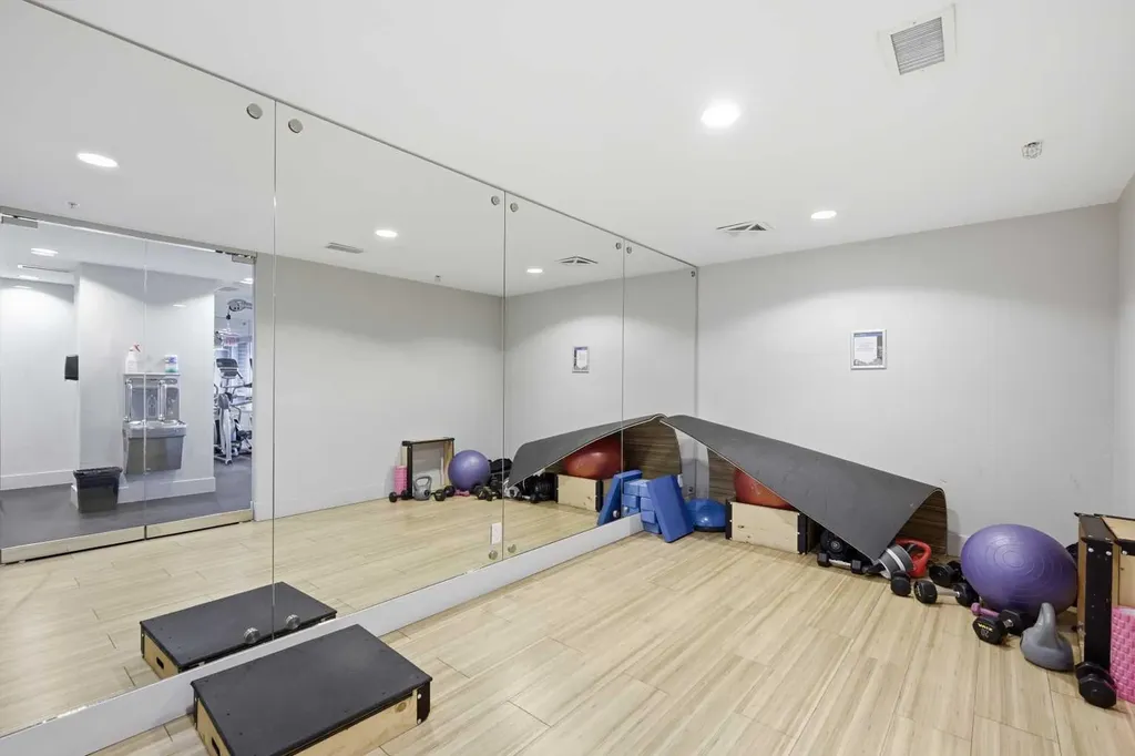 46 9 Street NE Calgary AB T2E 7Y1