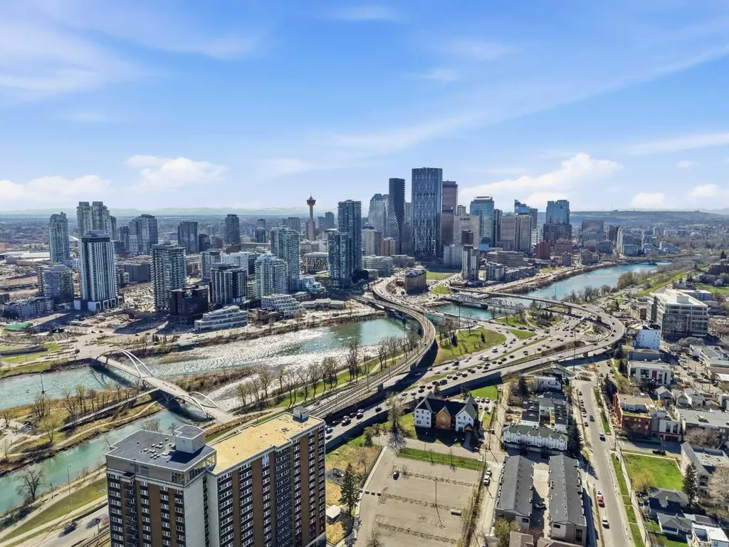 46 9 Street NE Calgary AB T2E 7Y1