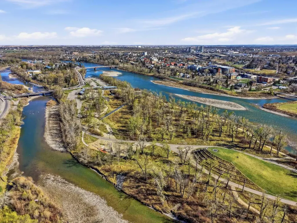 46 9 Street NE Calgary AB T2E 7Y1