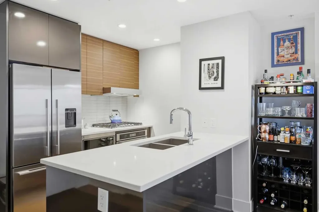 46 9 Street NE Calgary AB T2E 7Y1