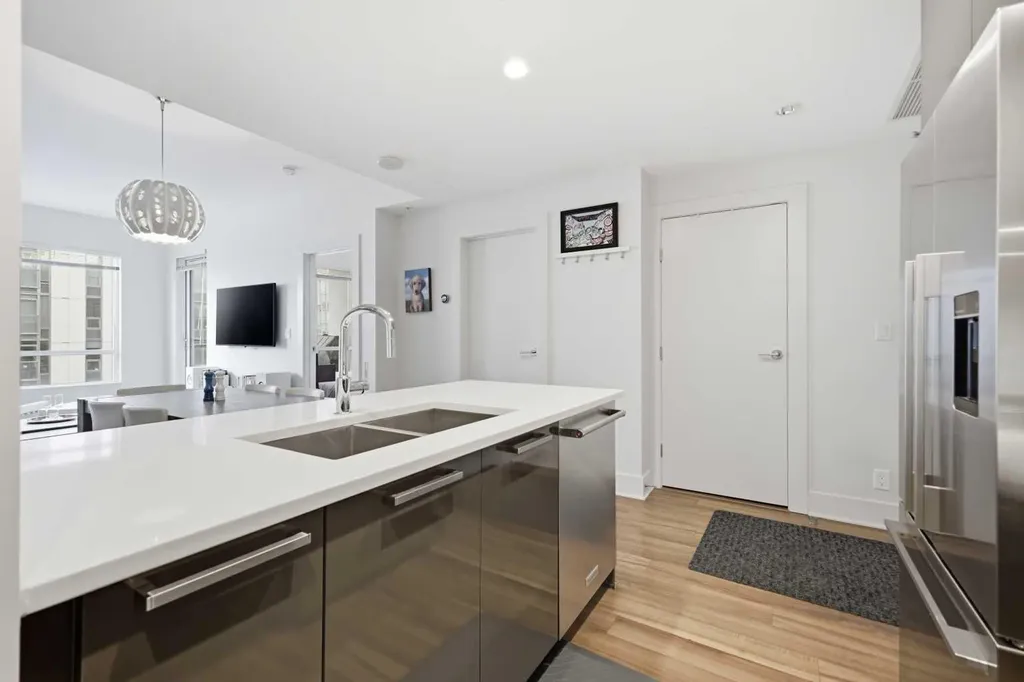 46 9 Street NE Calgary AB T2E 7Y1