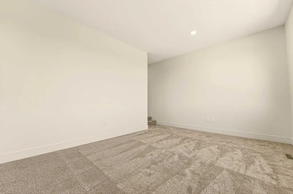 3105 44 Street S Lethbridge AB T1K 8L1