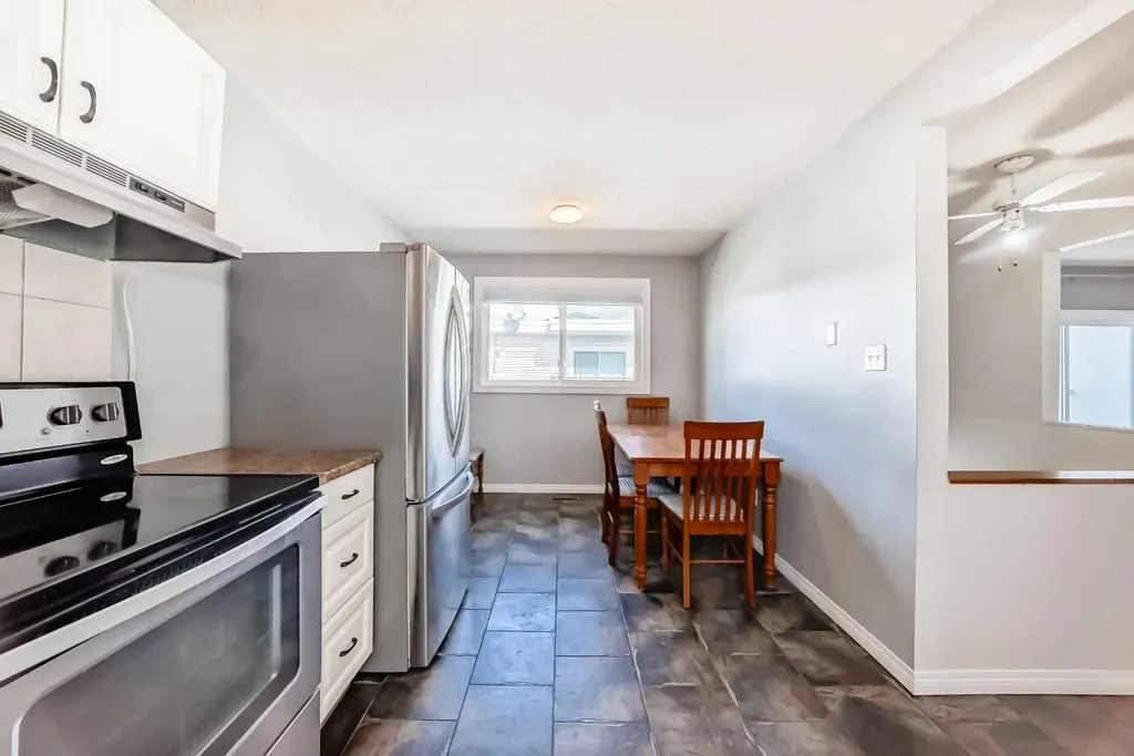 4503 75 Street NW Calgary AB T3B 2M7