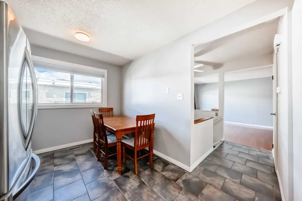 4503 75 Street NW Calgary AB T3B 2M7