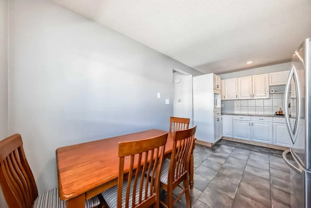 4503 75 Street NW Calgary AB T3B 2M7