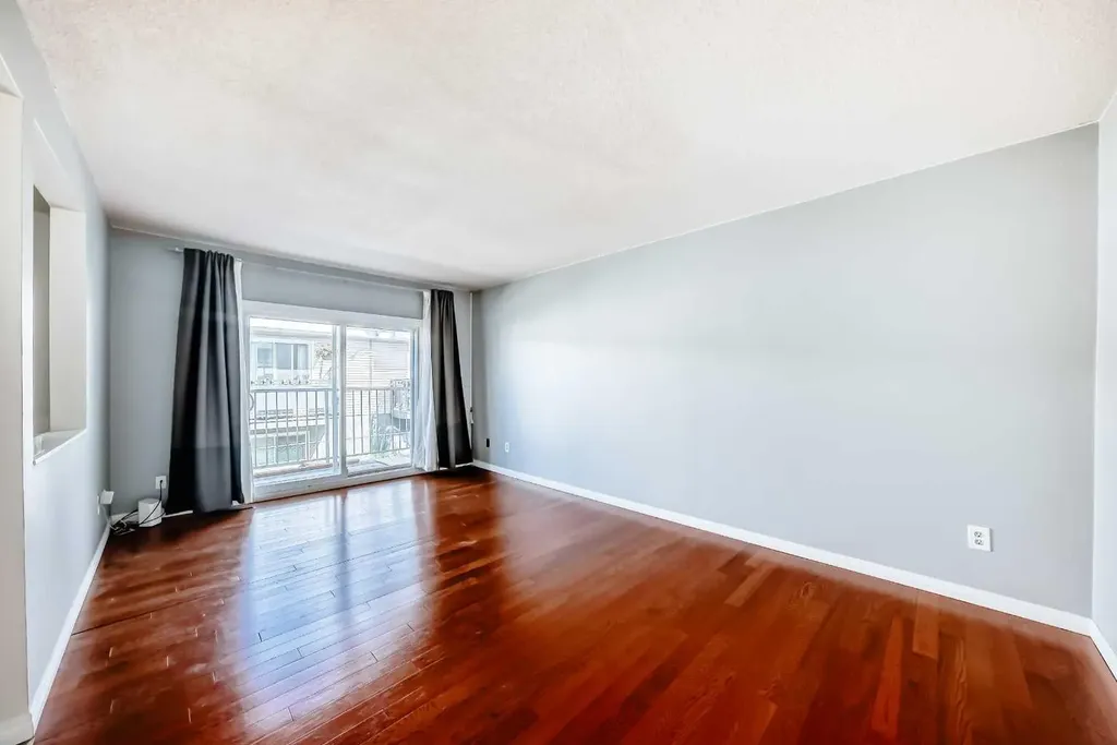 4503 75 Street NW Calgary AB T3B 2M7